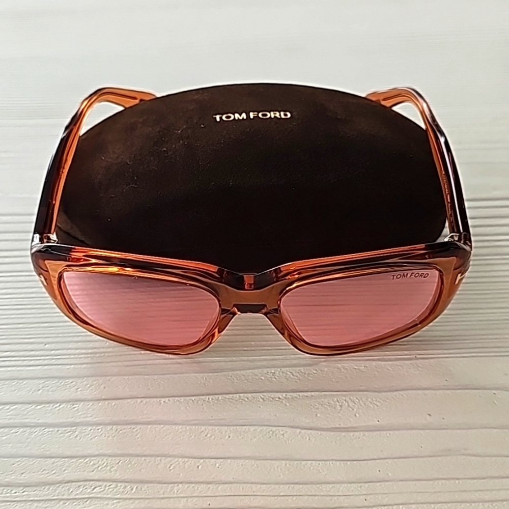 Sold *NWT Tom Ford sunglasses - Picture 3 of 9